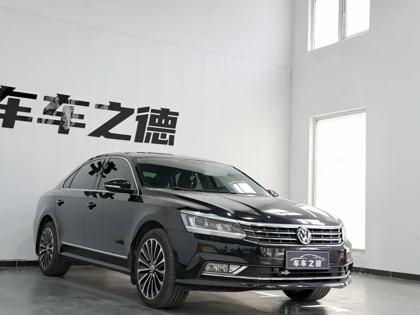Volkswagen Passat 2017 330TSI DSG Luxury фото 2