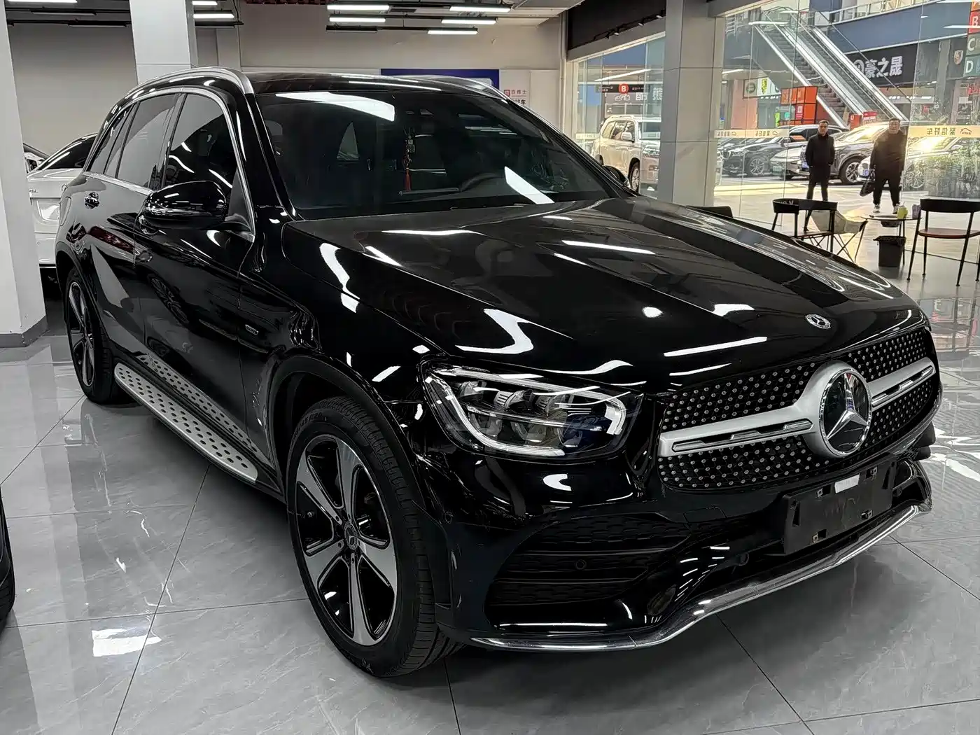 Mercedes-Benz GLC 2023 GLC 300 L 4MATIC Sport 5-Seater фото 3