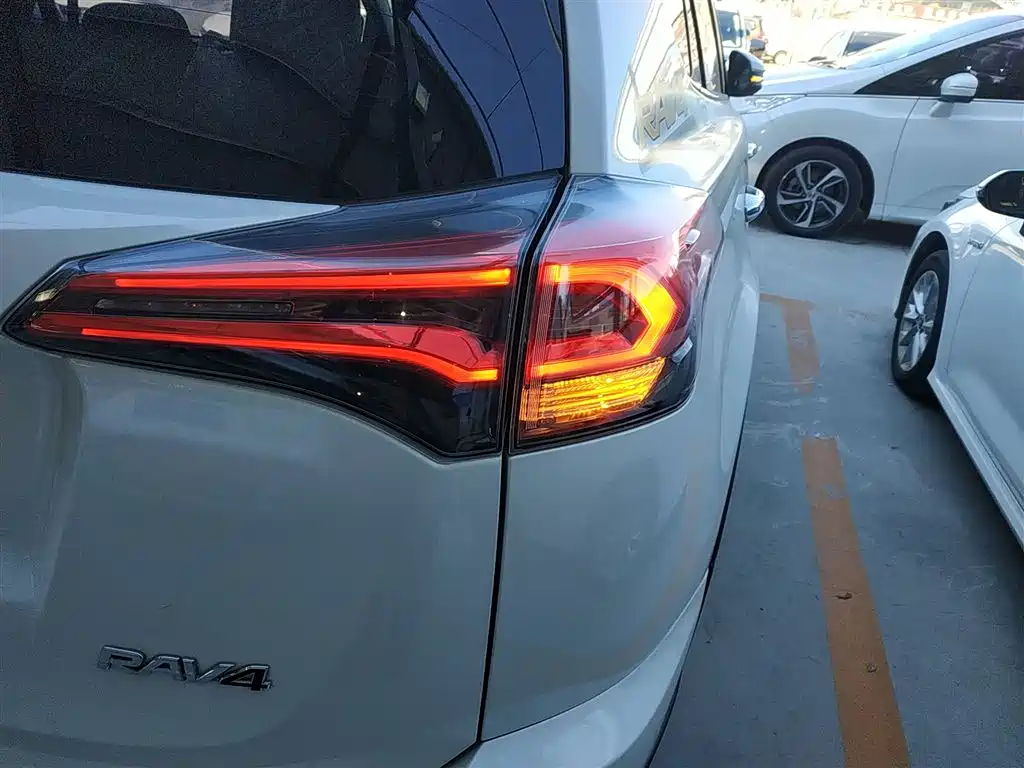 Toyota RAV4 Rongfang 2019 2.0L CVT 2WD Comfort Edition China VI фото 24