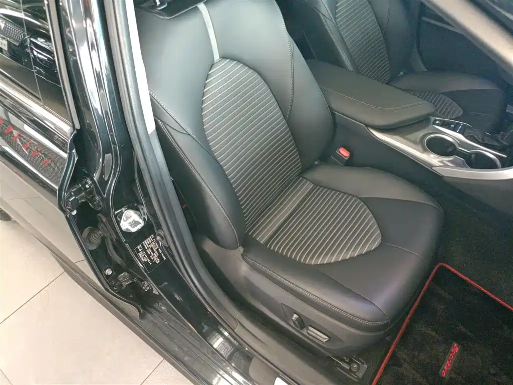 Toyota Camry 2022 2.5S Knight Edition фото 19