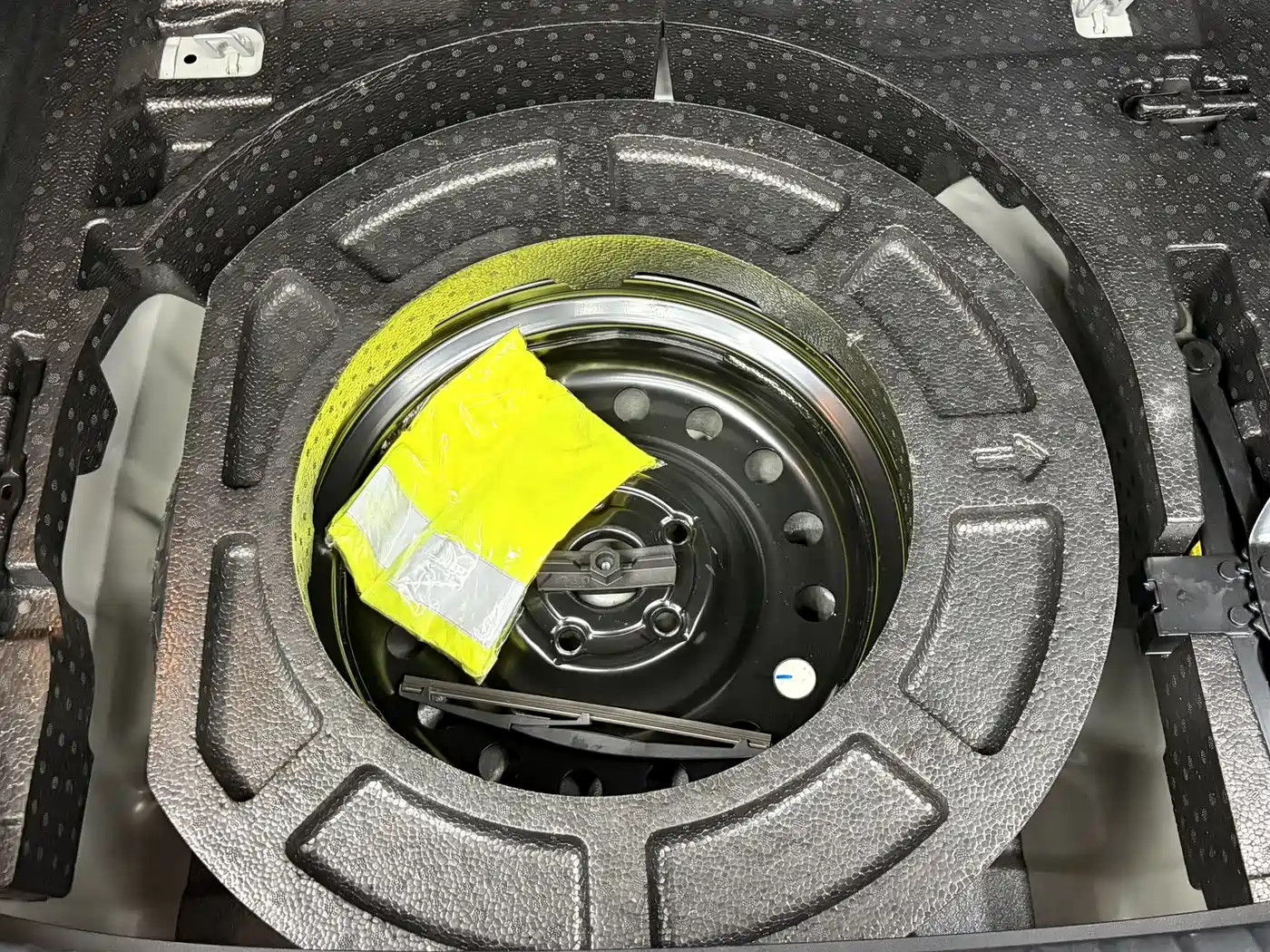 Geely Emgrand S 2023 2022 1.4T CVT Crossover Player