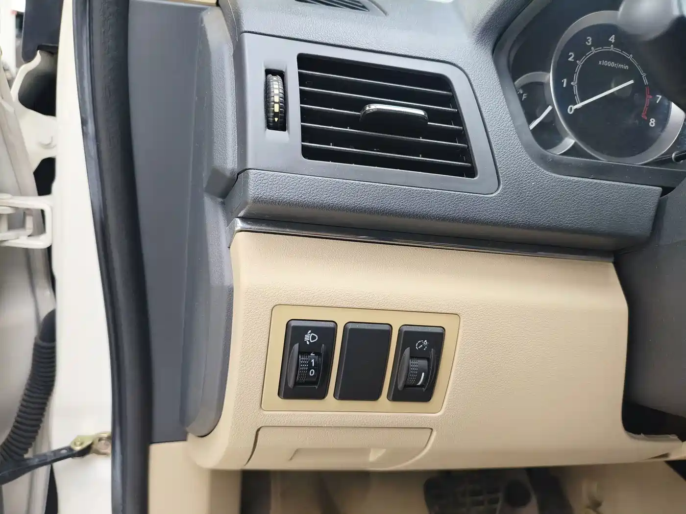 BAIC E-Series 2014 2012 Hatchback 1.5L Automatic Leshang Edition