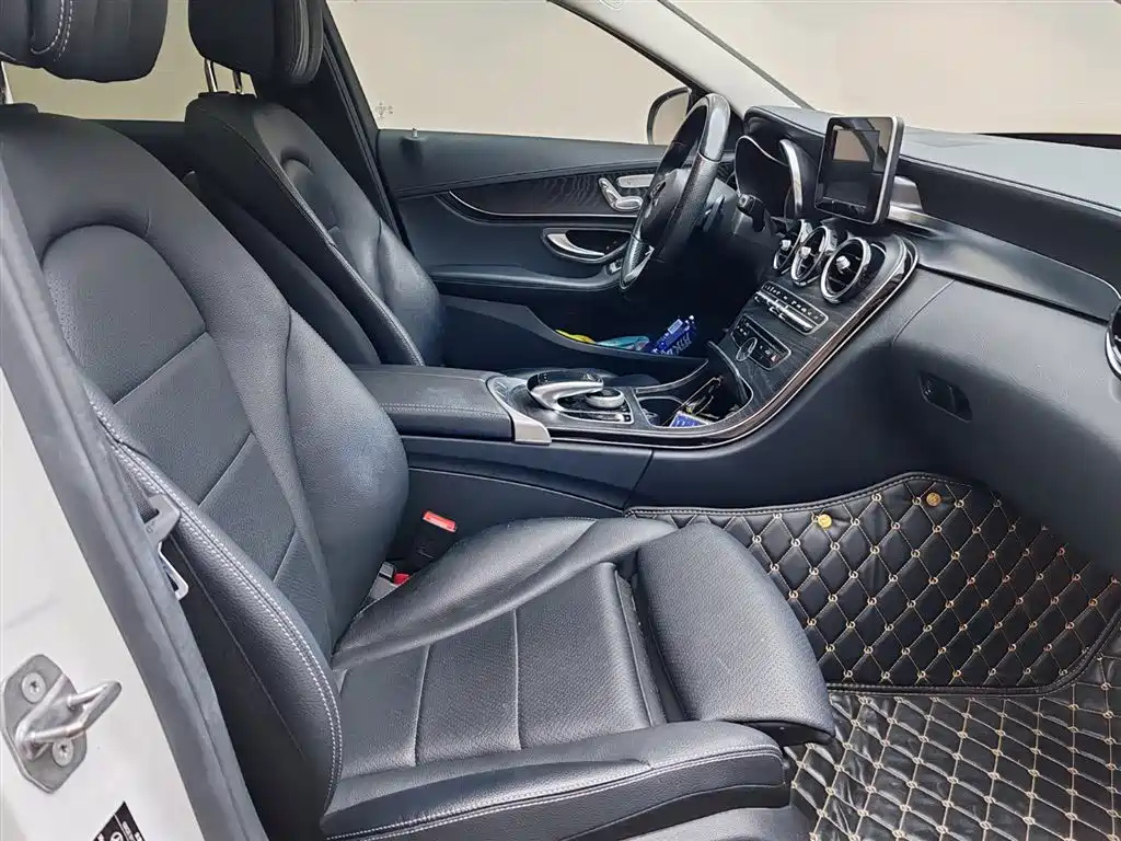 Mercedes-Benz C-Class 2017 C 200 L Sport фото 12