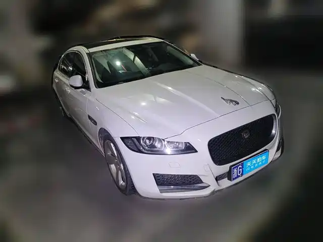 Jaguar XFL 2018 XFL 2.0T 200PS Elite — фото 3
