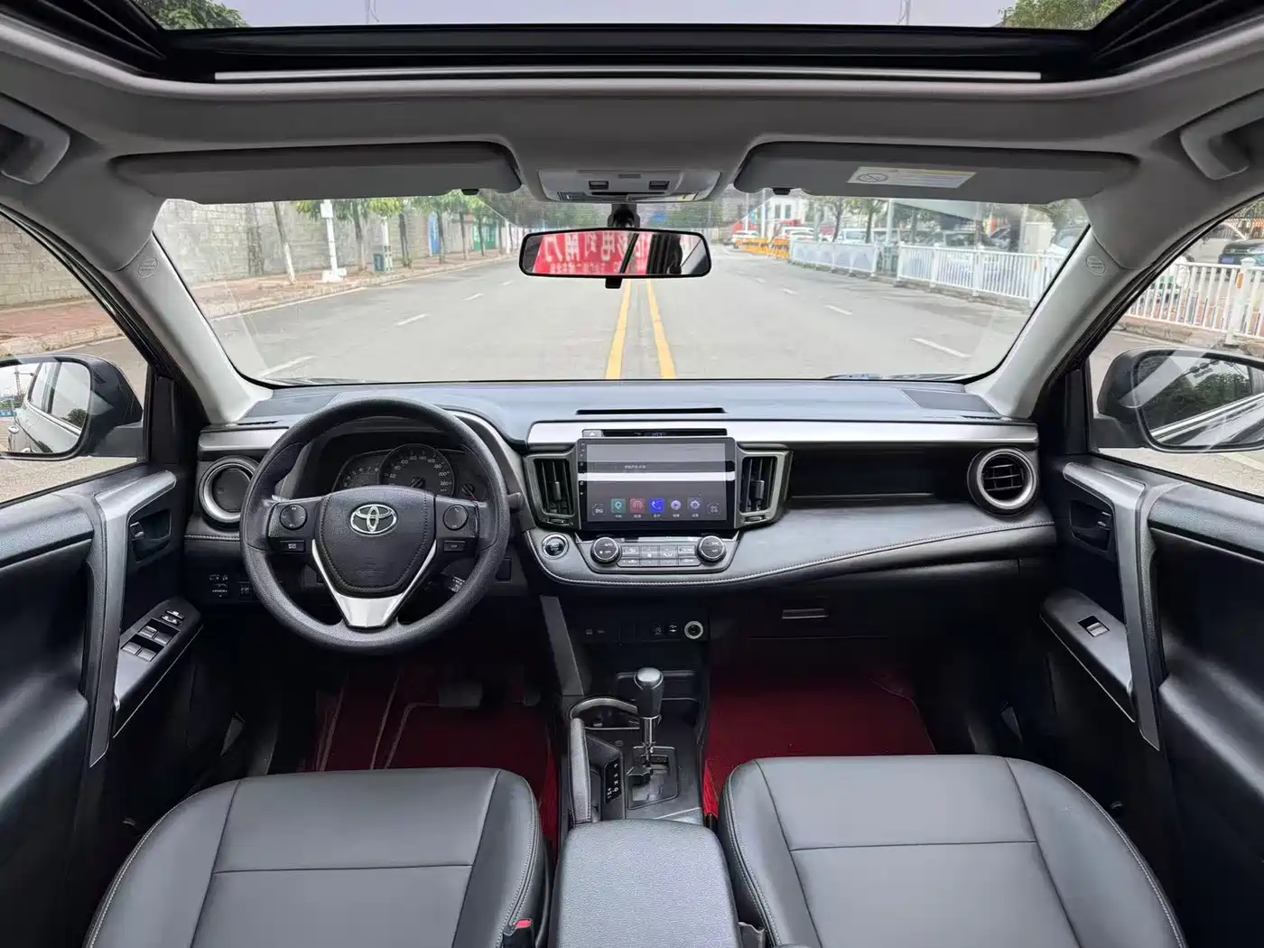 Toyota RAV4 Rongfang 2016 2.0L CVT 2WD Trend (China V) фото 9