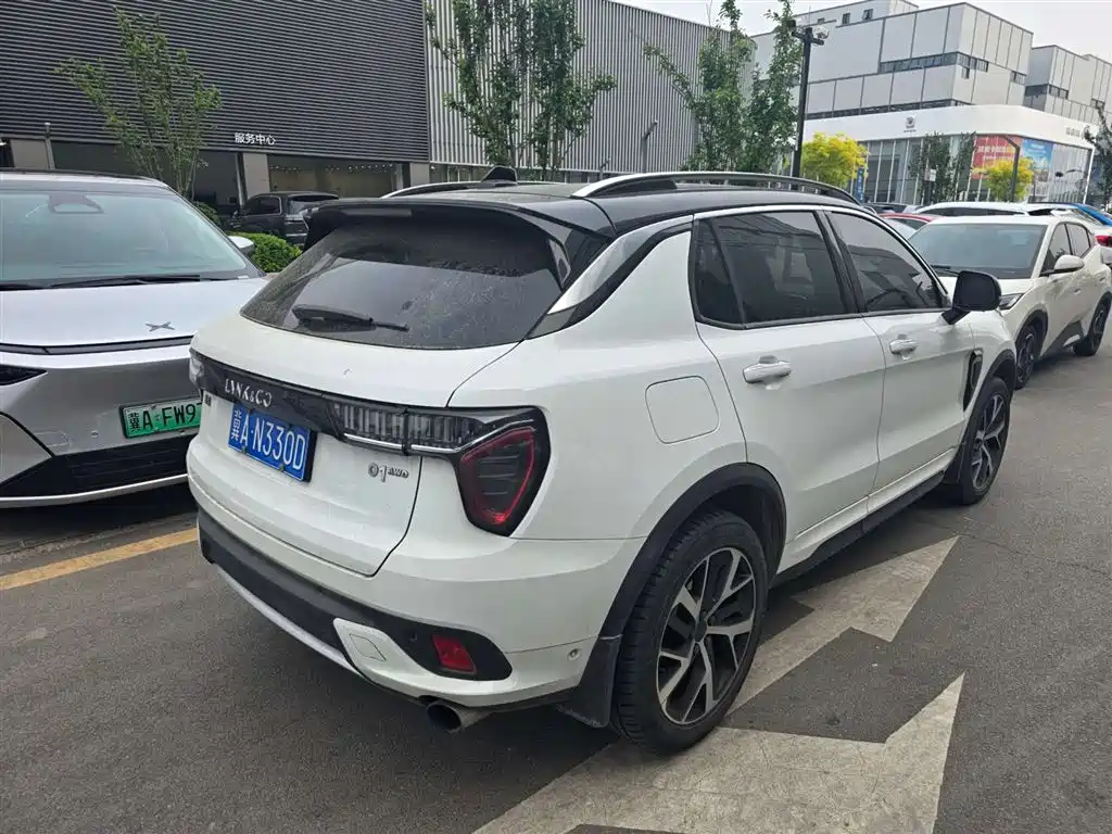 Lynk & Co 01 2017 2.0T AWD Pro фото 2