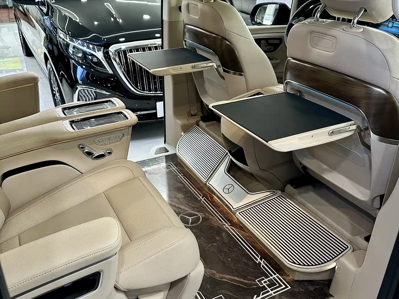 Mercedes-Benz V-Class 2022 V 260 L Long Wheelbase Luxury Edition фото 16