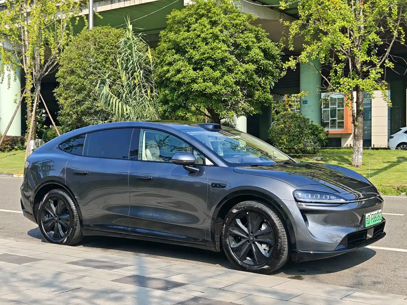 2026 Zhijie Luxeed R7
