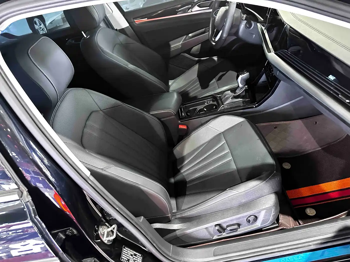 Volkswagen Passat 2025 Outstanding 330TSI Starlight Elite Edition фото 14