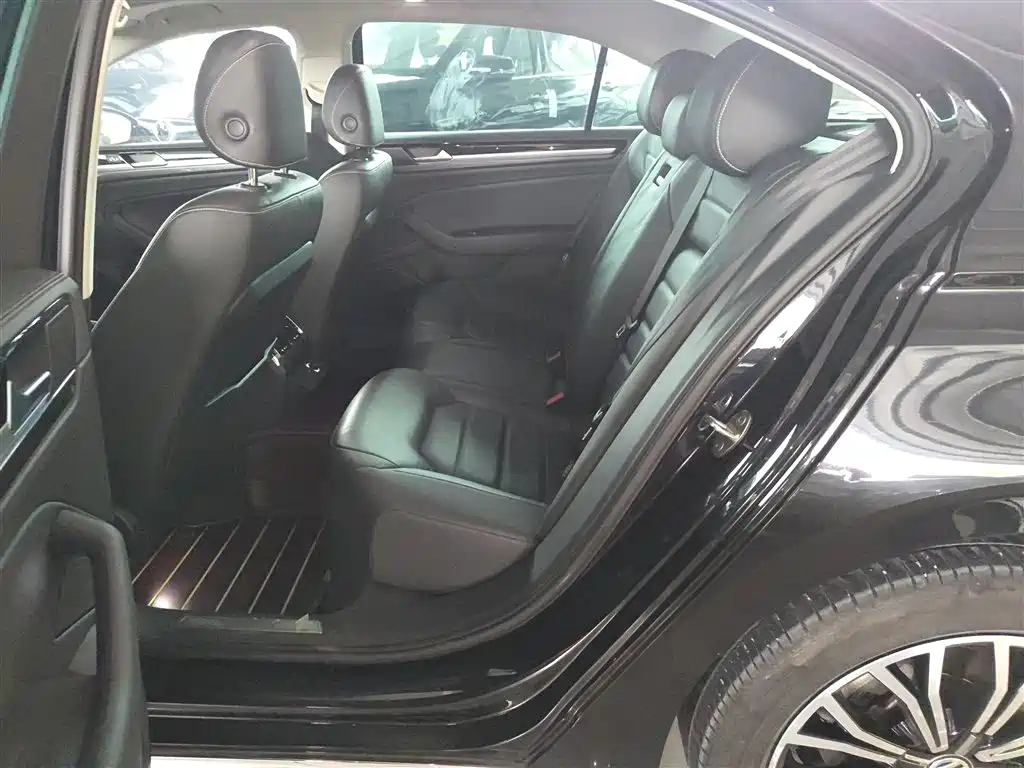 Volkswagen Phideon 2019 380TSI 2WD Business Edition China VI фото 17