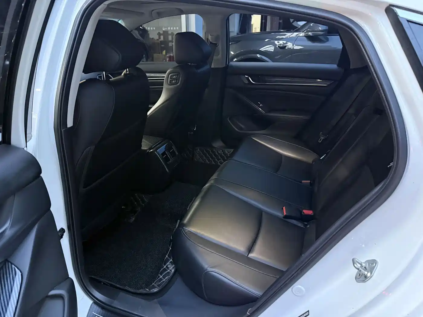 Фото 7 - Honda Accord
