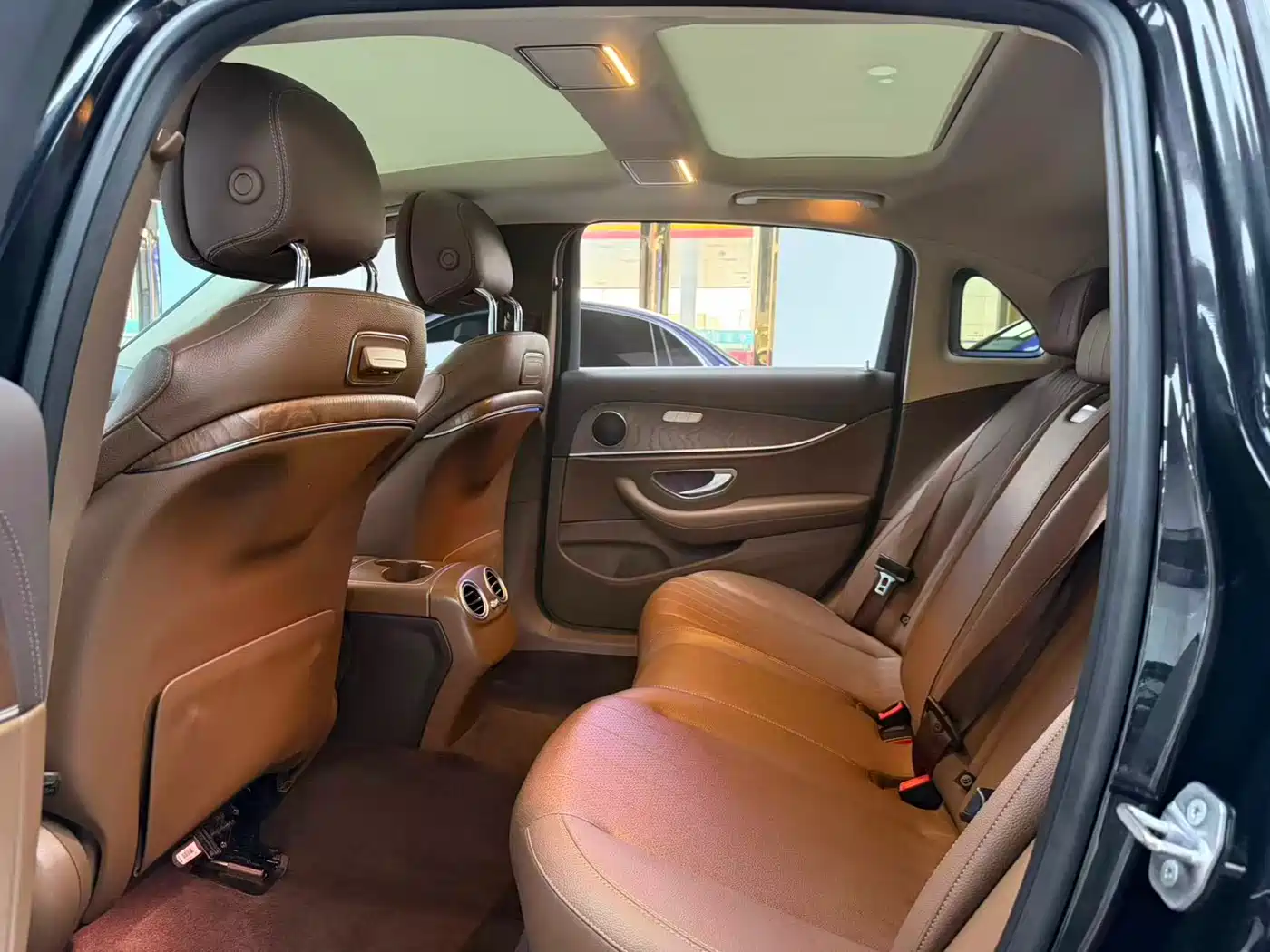 Mercedes-Benz E-Class 2020 E 300 L Luxury Model фото 5