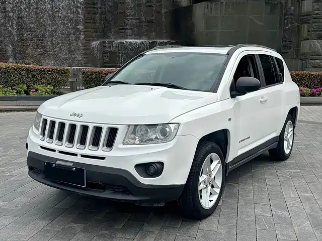 Jeep Compass (Import) 2013 2.4L 4WD Luxury Edition