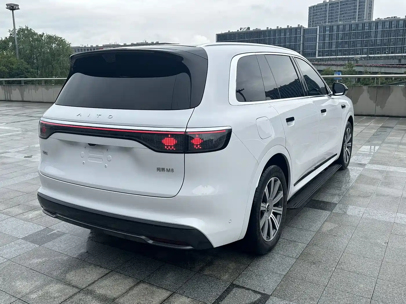 AITO Wenjie AITO M8 2025 Range Extender Max+ Edition 53.4kWh 5-seater фото 5
