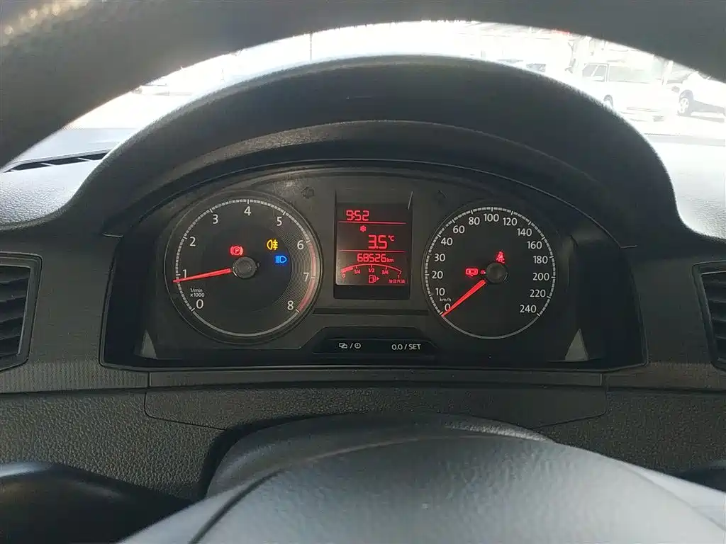Volkswagen Santana 2016 1.4L Manual Trend Edition фото 12