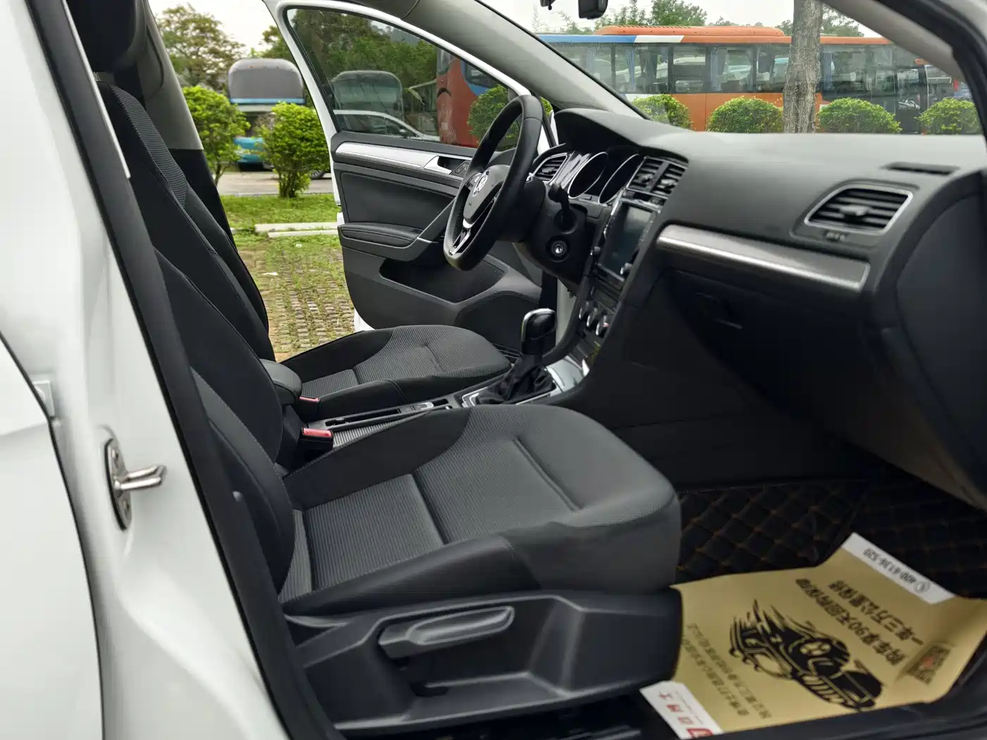 Volkswagen Golf 2018 230TSI Automatic Comfort фото 12