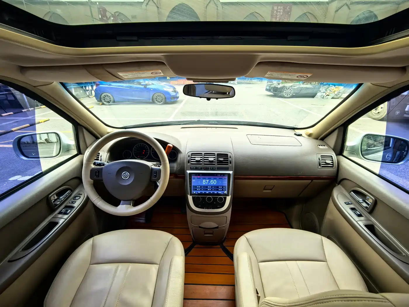 Buick GL8 2011 2.4L LT Executive Edition фото 17
