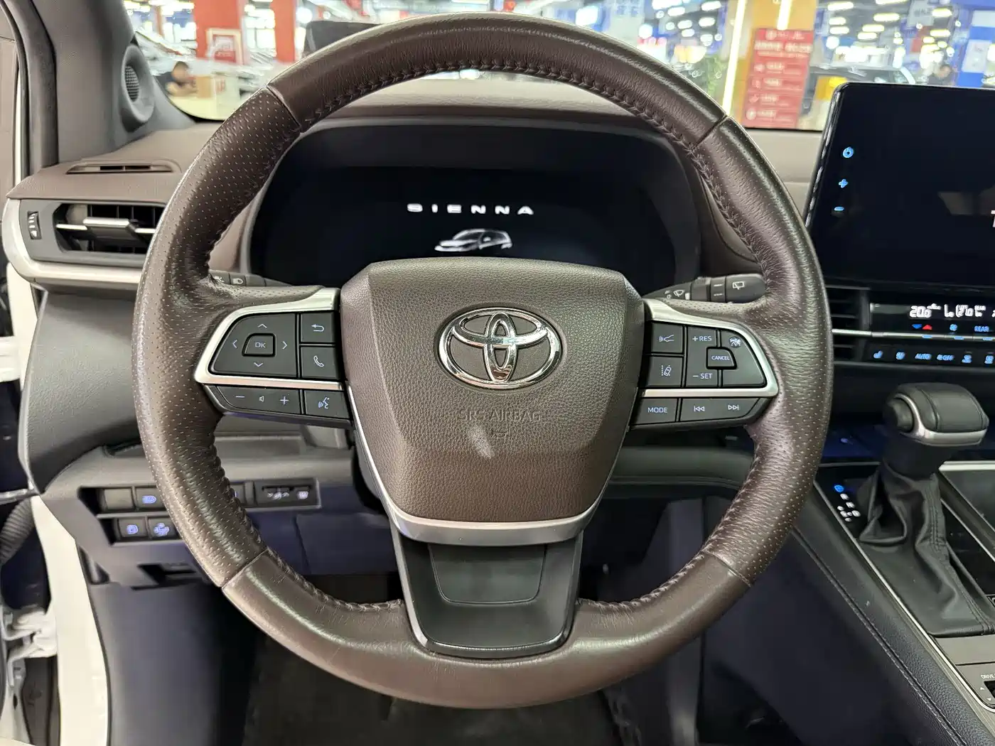 Toyota Sienna 2021 2.5L Hybrid Platinum Edition фото 15