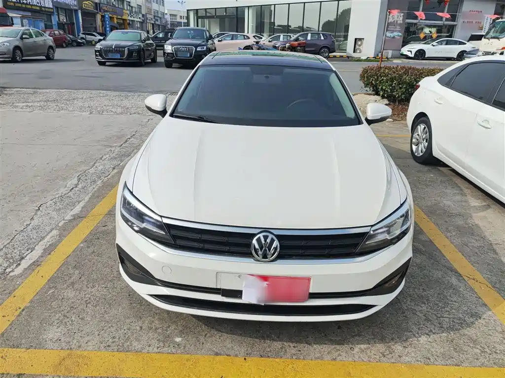 VOLKSWAGEN LINGDU