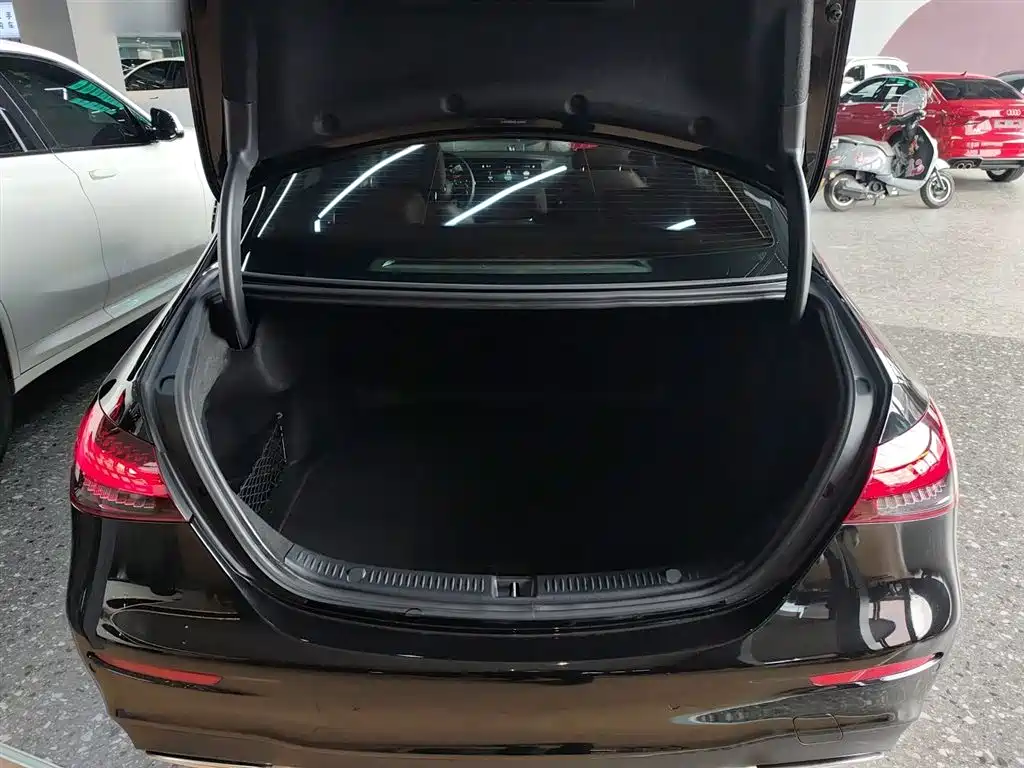 Mercedes-Benz E-Class 2021 E 300 L Sport Luxury Edition фото 15
