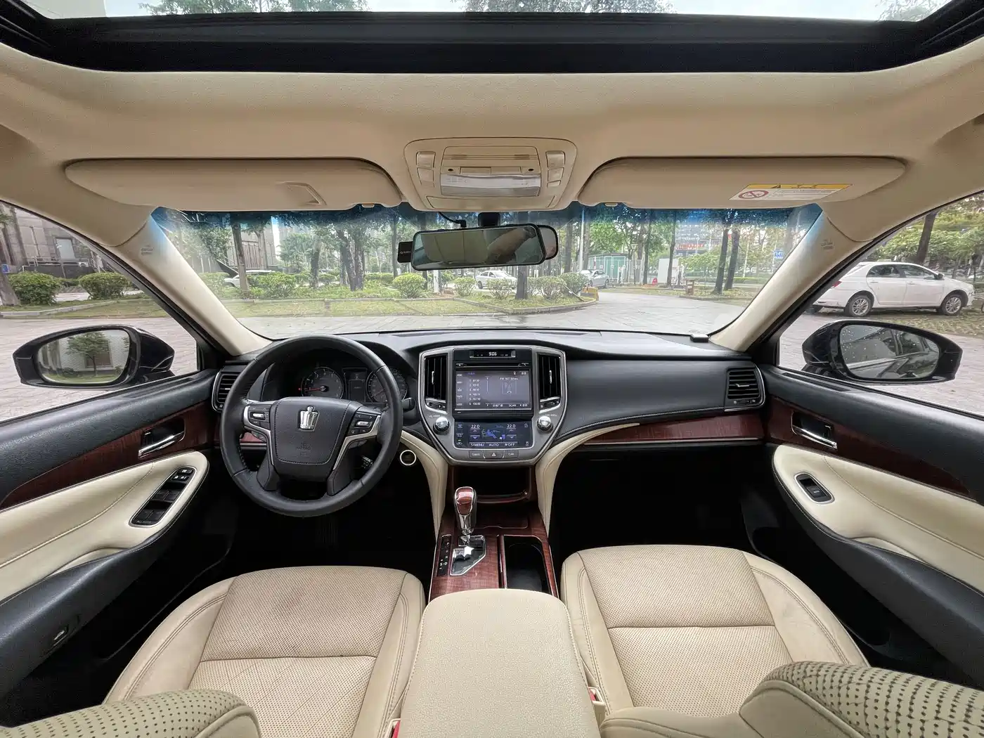 Toyota Crown 2015 2.0T Fashion фото 4