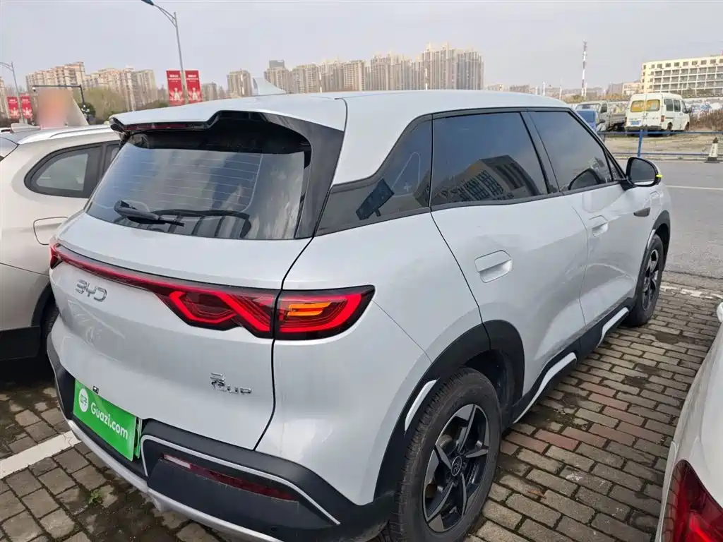 BYD Yuan UP 2024 401KM Leading Edition фото 7