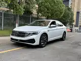 Фото 1 - Volkswagen Sagitar