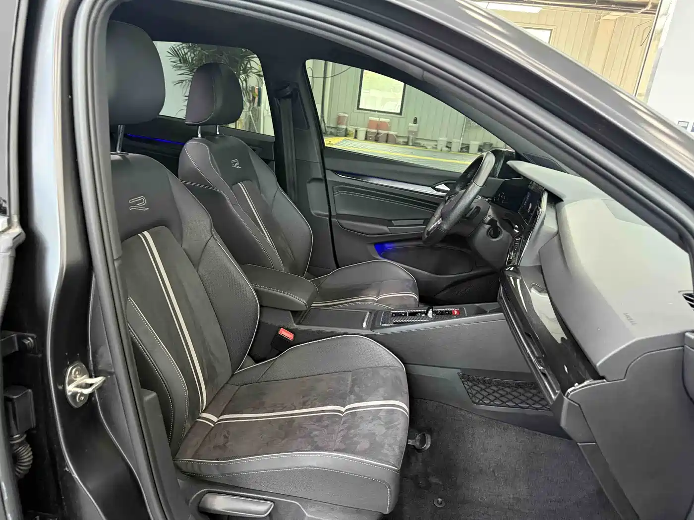 Volkswagen Golf 2023 280TSI DSG R-Line Lite фото 16