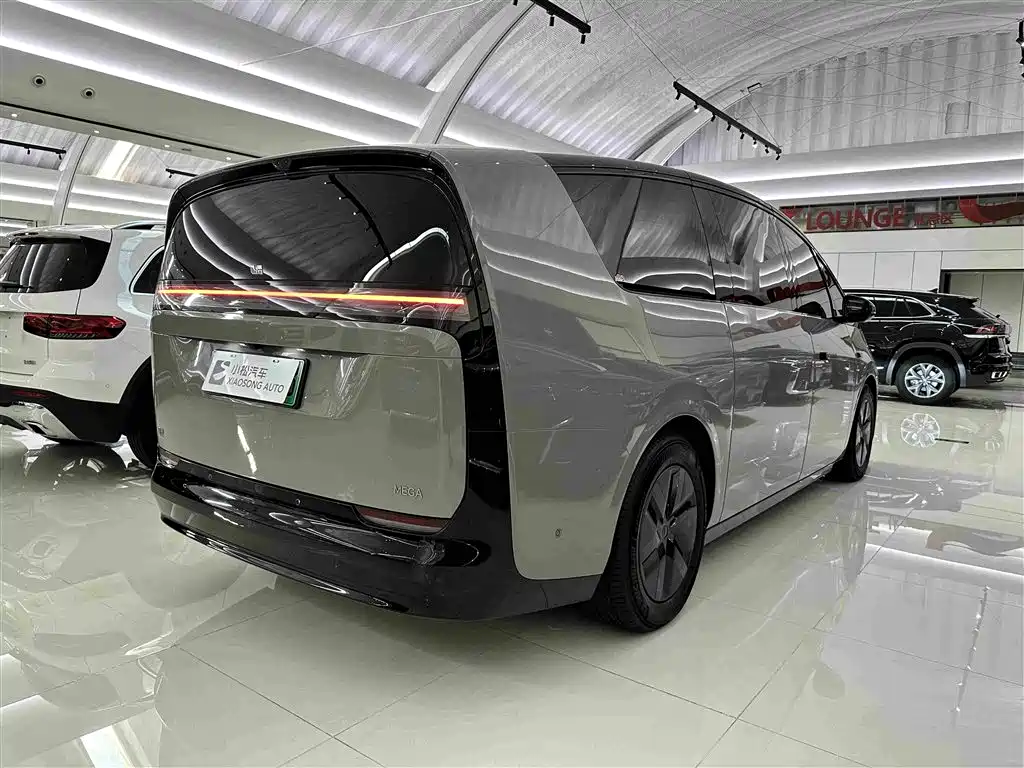 Li Auto MEGA 2026 2025 Model Home Family Special Edition