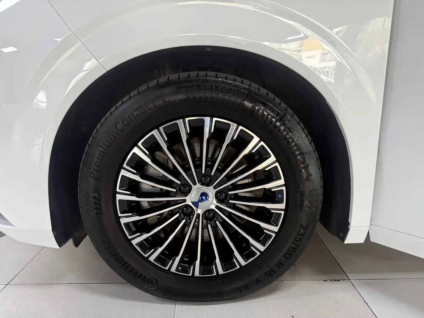 Denza D9 2024 DM-i 1050 Premium фото 15