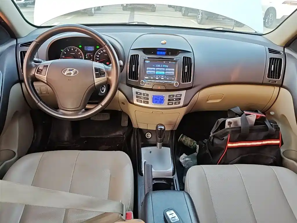 Hyundai Elantra 2011 1.6L Automatic Luxury фото 10