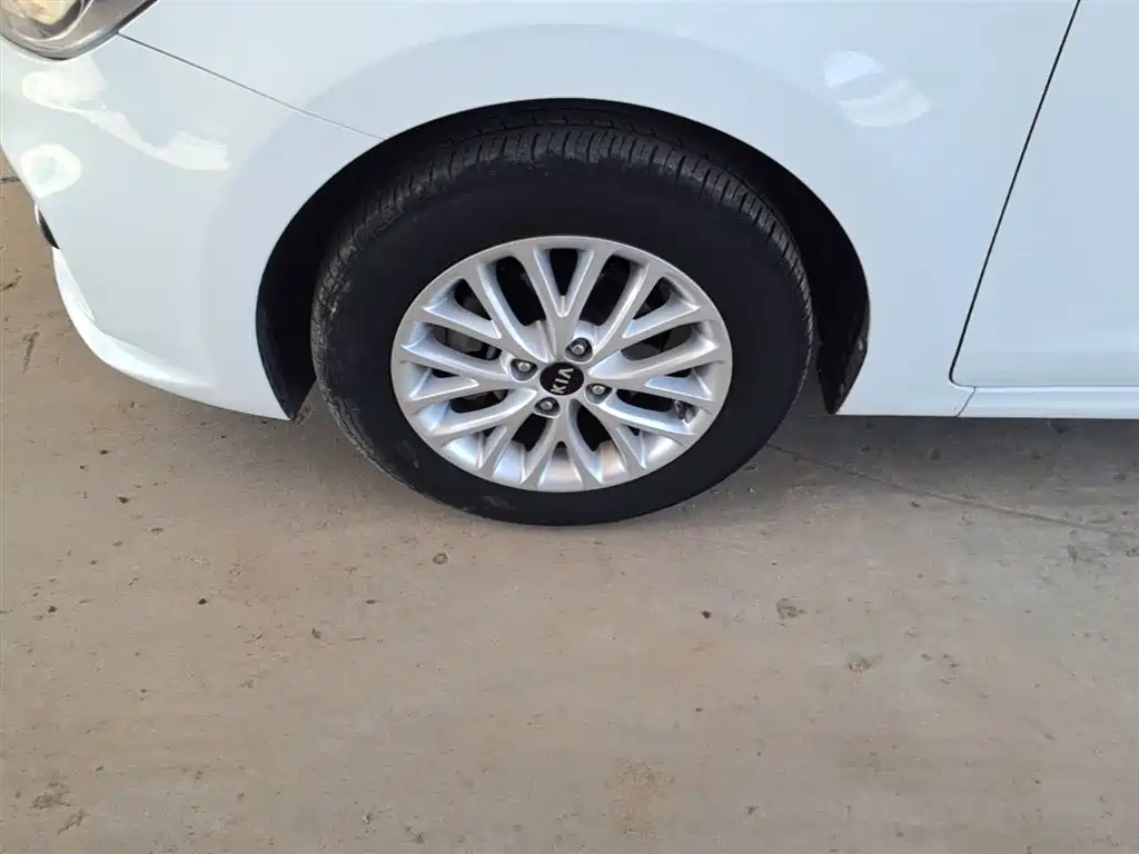 Kia K2 2017 Sedan 1.4L MT 15th Anniversary Special Edition GLS фото 22