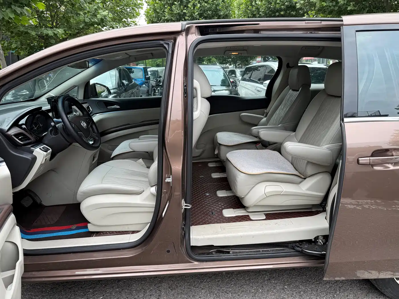 Buick GL8 2021 Land Business Class 652T Luxury фото 13