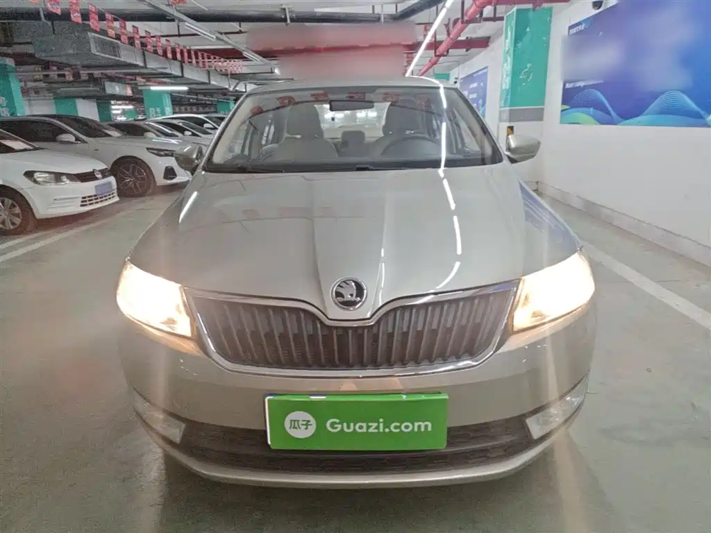 Škoda Rapid 2016 1.6L Automatic Pioneer Edition фото 3