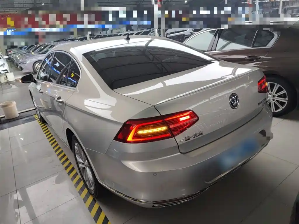 Volkswagen Magotan 2019 330TSI DSG Luxury Class China VI фото 5