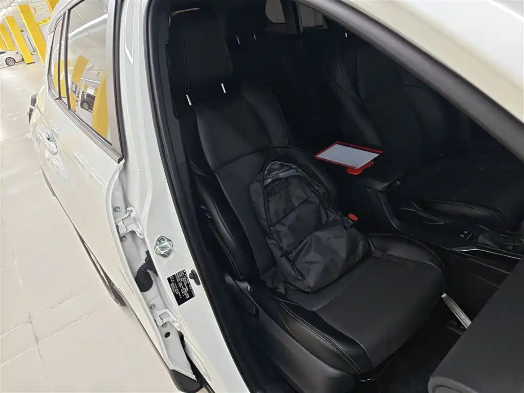 Toyota Frontlander 2024 2.0L CVT Elite Edition фото 24