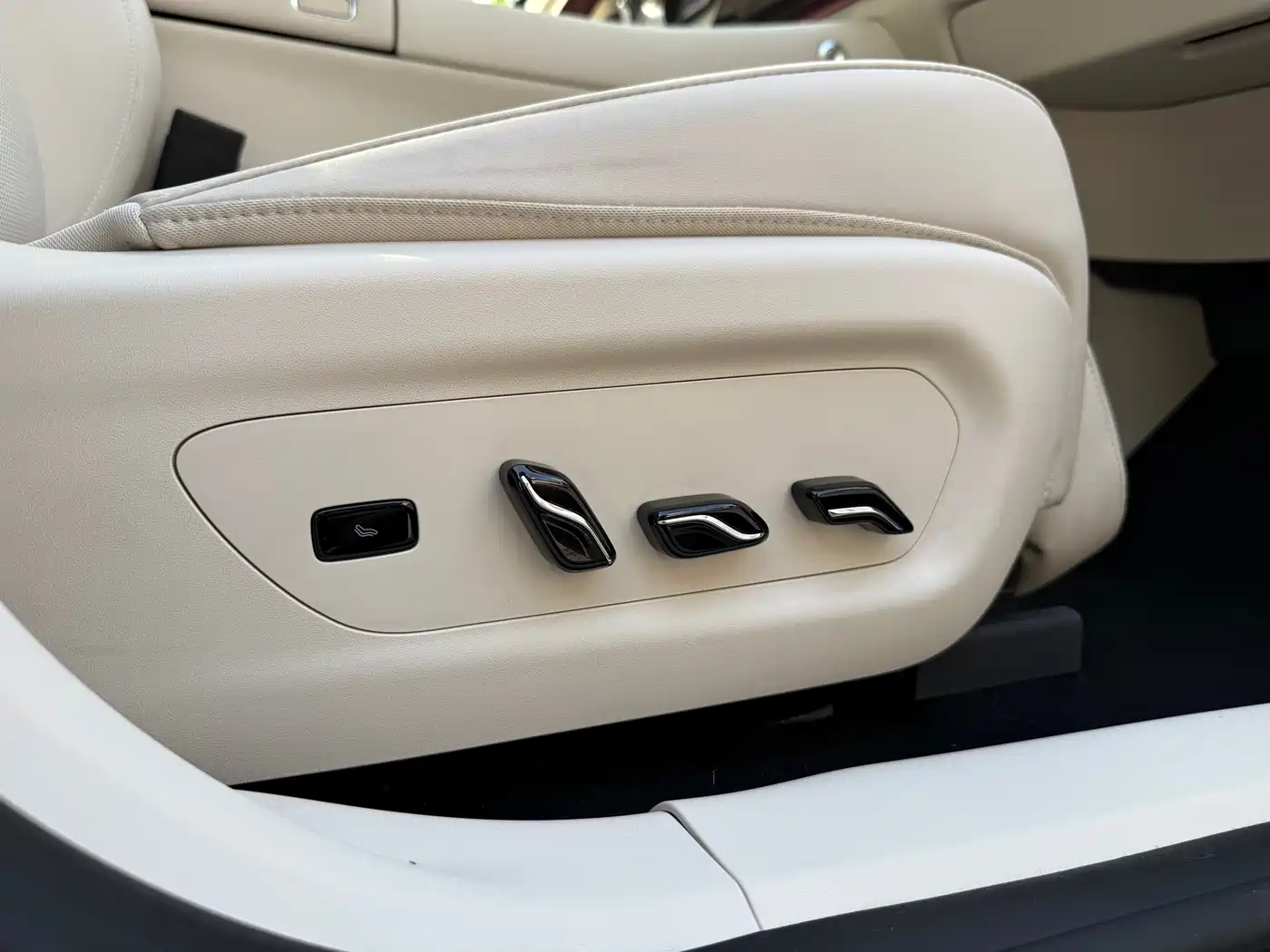 Voyah Auto Voyah Zhiyin 2025 Base фото 20
