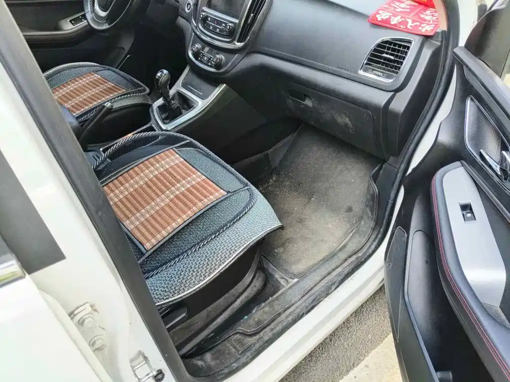 Baojun 560 2017 2016 1.5T Manual Luxury