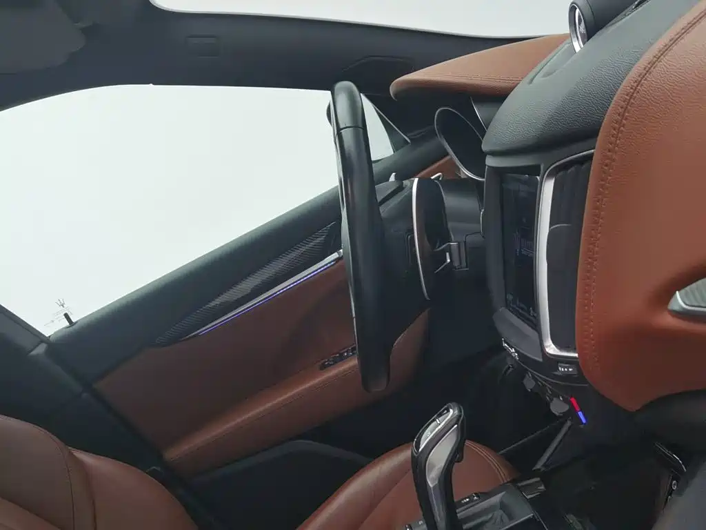 Фото 22 - Maserati Levante