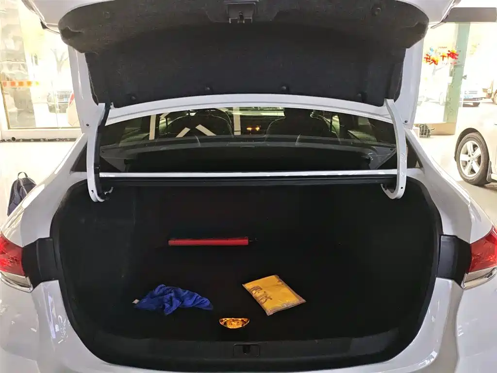 Buick Excelle 2021 Facelift 1.3T Auto Mild Hybrid Elite фото 19