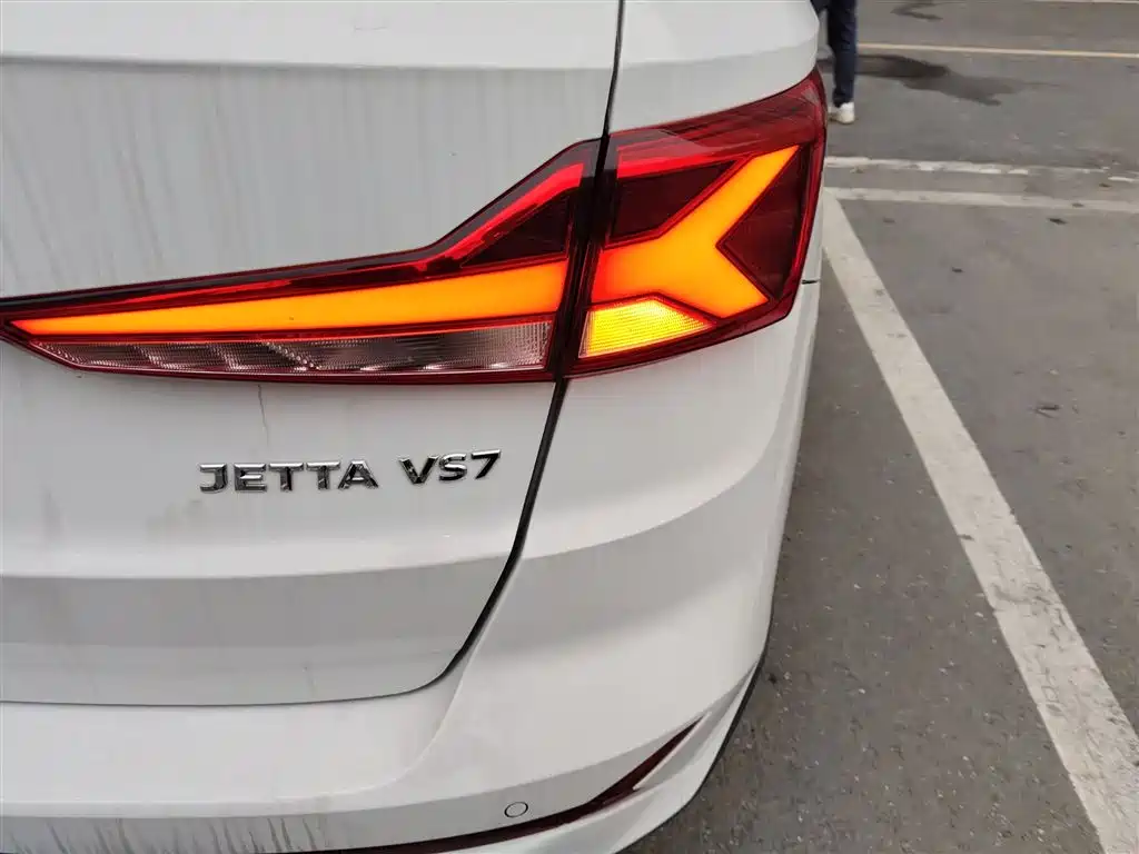 JETTA VS7