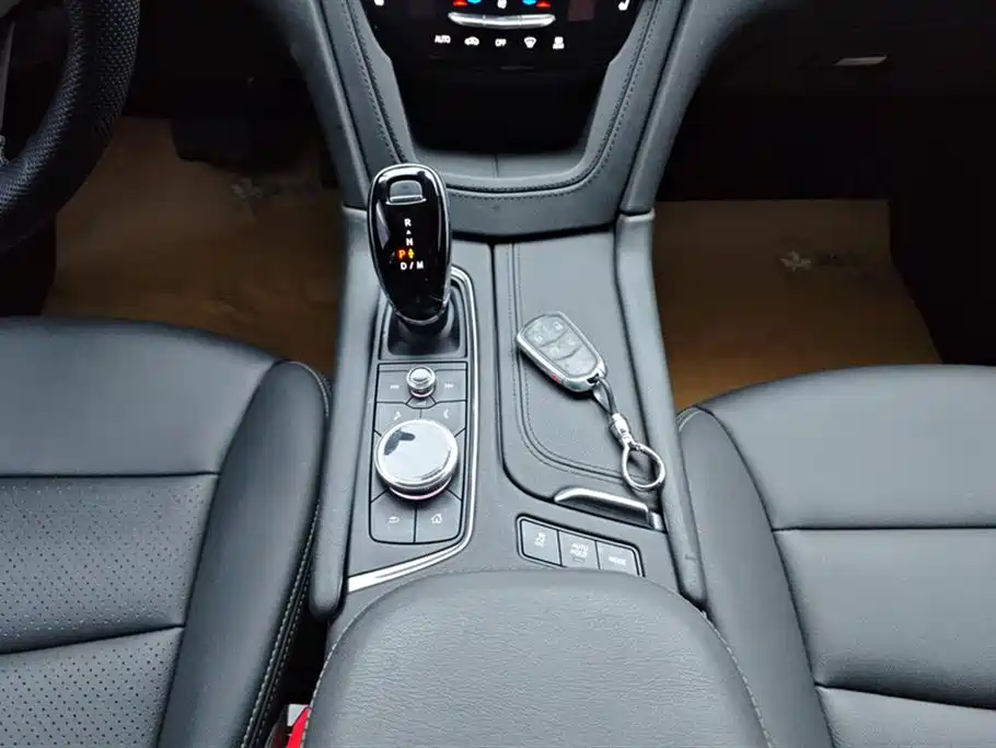 Cadillac XT5 2022 2.0T 2WD Luxury фото 16