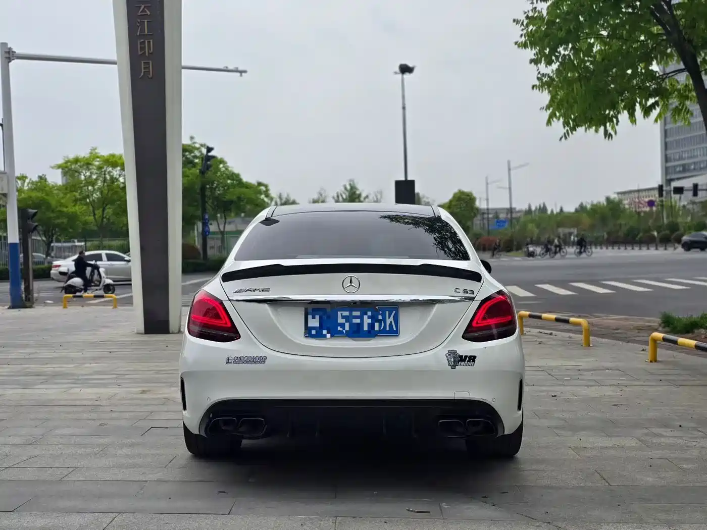 MERCEDES-BENZ C-CLASS AMG