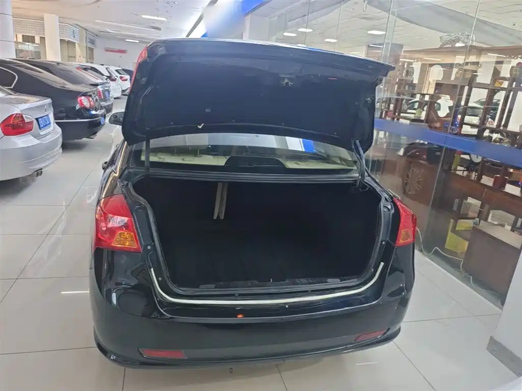 Buick Excelle 2013 1.5L Manual Classic Edition фото 19