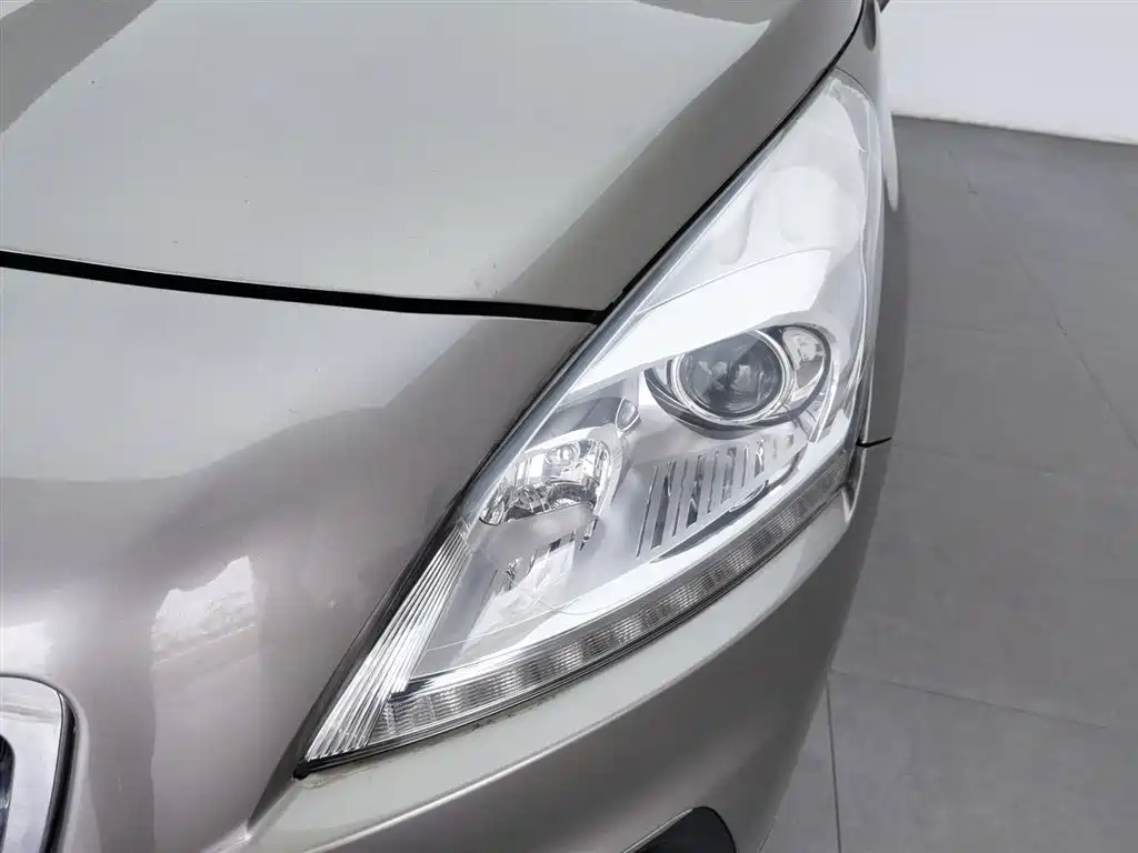 Peugeot 3008 2015 2.0L Automatic Classic Edition фото 7