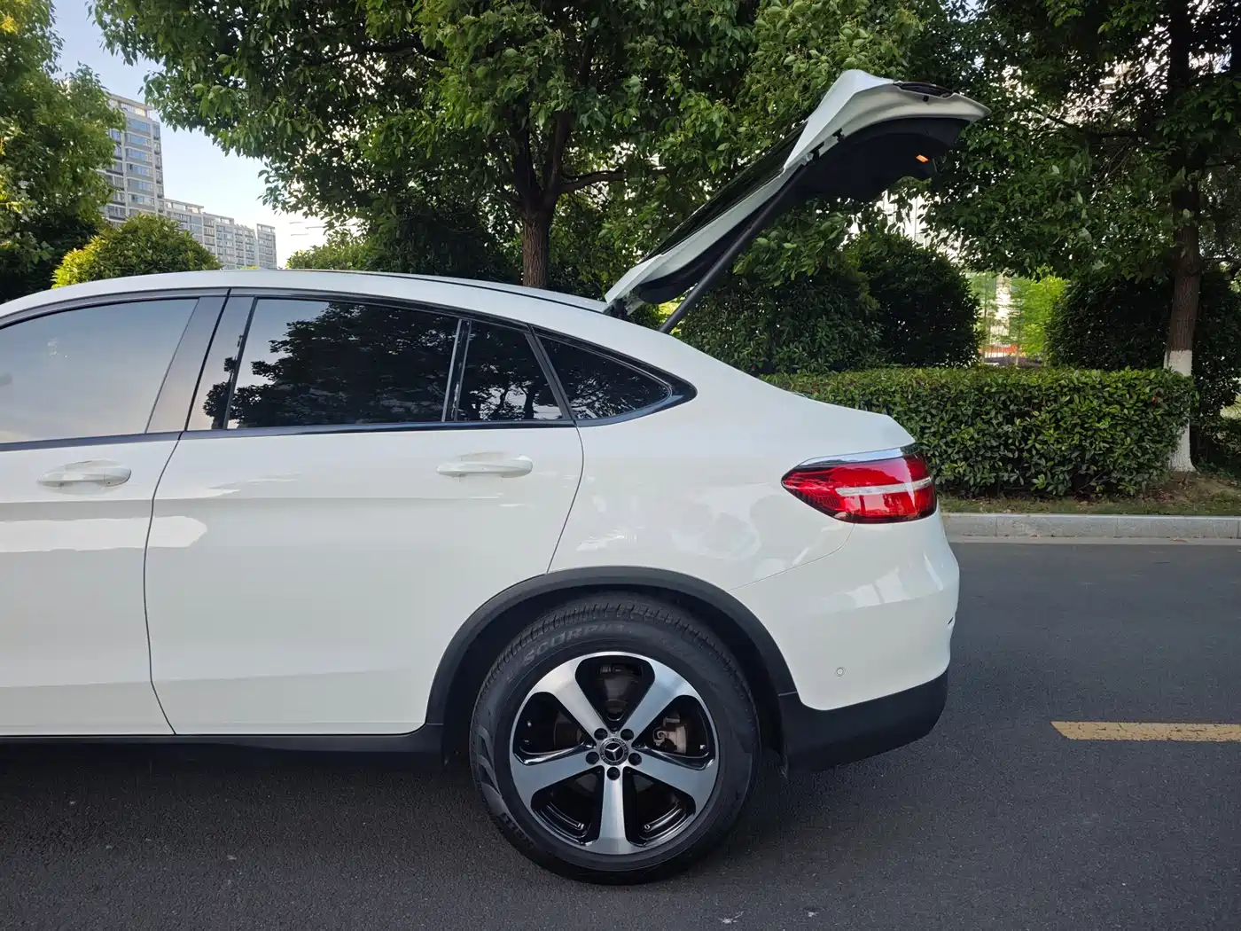 Mercedes-Benz GLC Coupe 2017 GLC 200 4MATIC Coupe SUV фото 20
