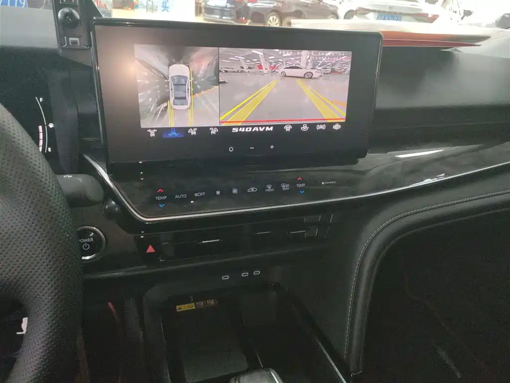 Toyota Camry 2024 Hybrid 2.0HGVP Luxury Edition фото 13