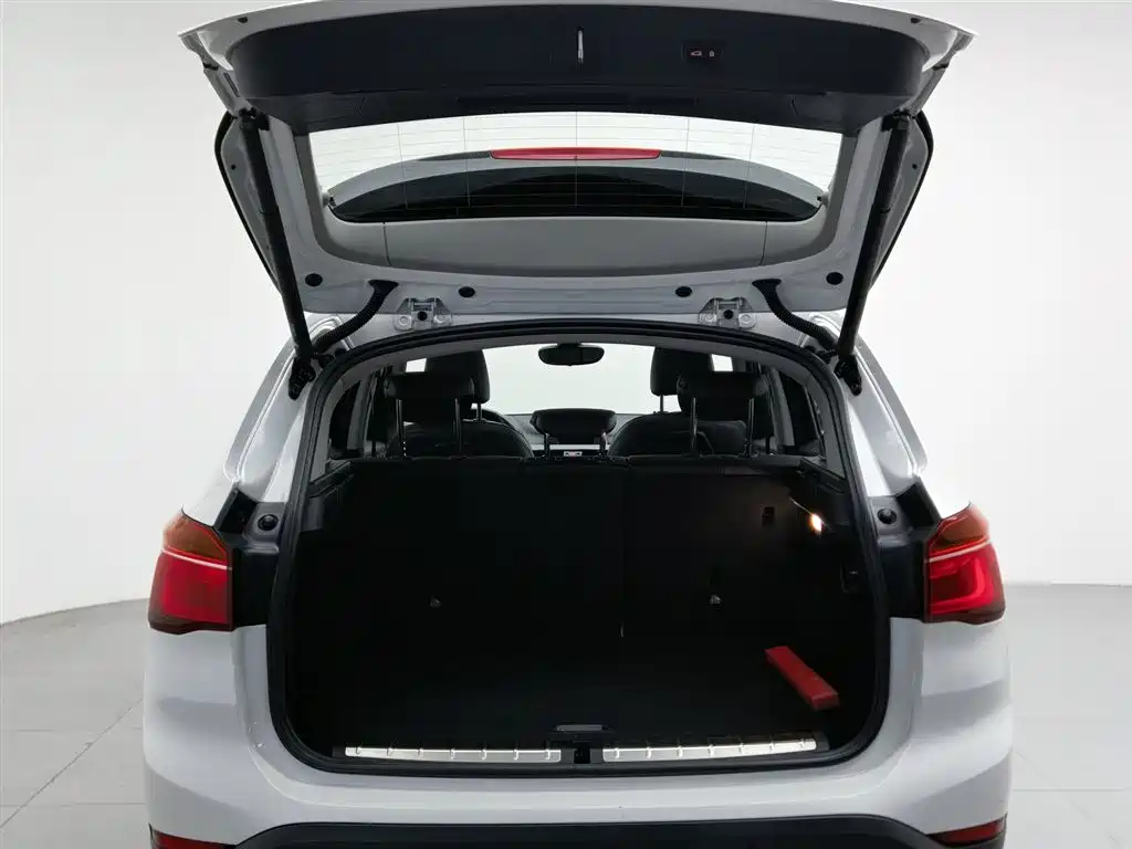 BMW X1 2016 sDrive20Li Luxury Model фото 16