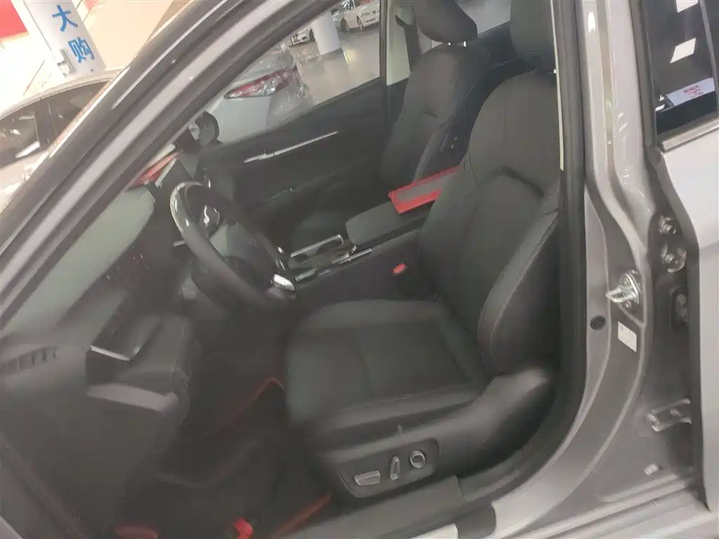 Toyota Camry 2024 Hybrid 2.0HGVP Luxury Edition фото 15