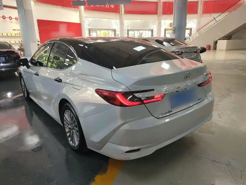 Toyota Camry 2024 Hybrid 2.0HGVP Luxury Edition фото 5